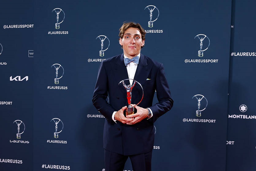 Новини спорту - Дюплантіс і гімнастка Байлс дістали нагороди за торішні досягнення