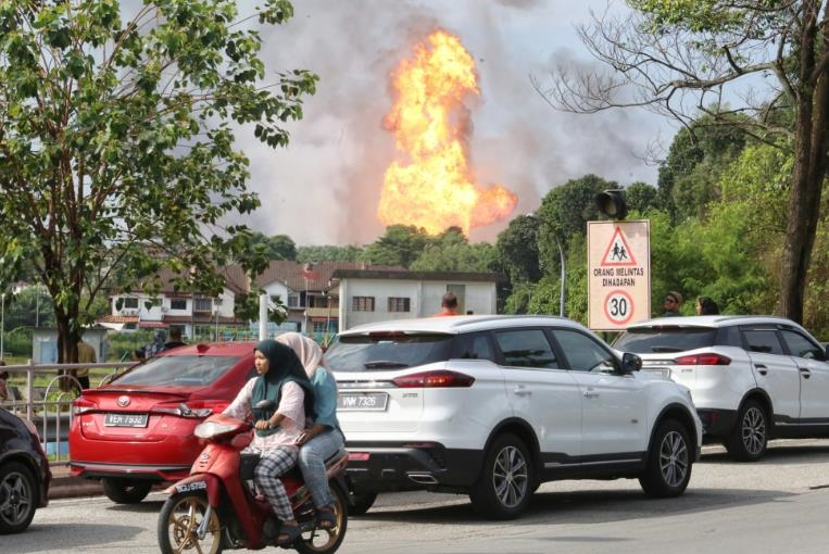 Новини світу - У Малайзії стався потужний вибух газопроводу