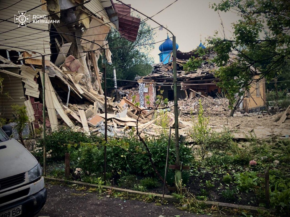 Новини України - З'явилися кадри наслідків атаки дронів на Київщину