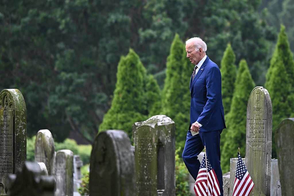 Новини світу - В США розслідують законність помилувань Байдена