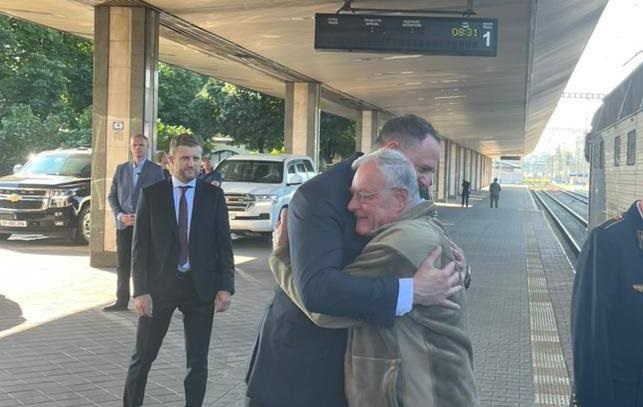 Новини України - Келлог приїхав з тривалим візитом в Україну