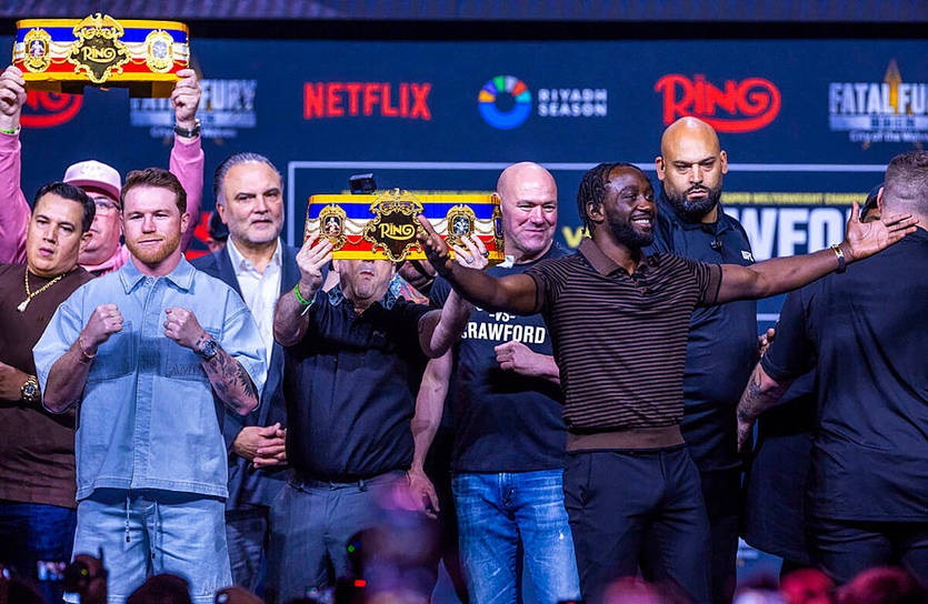 Новини спорту - Легенда боксу дав пораду Кроуфорду перед боєм з Канело