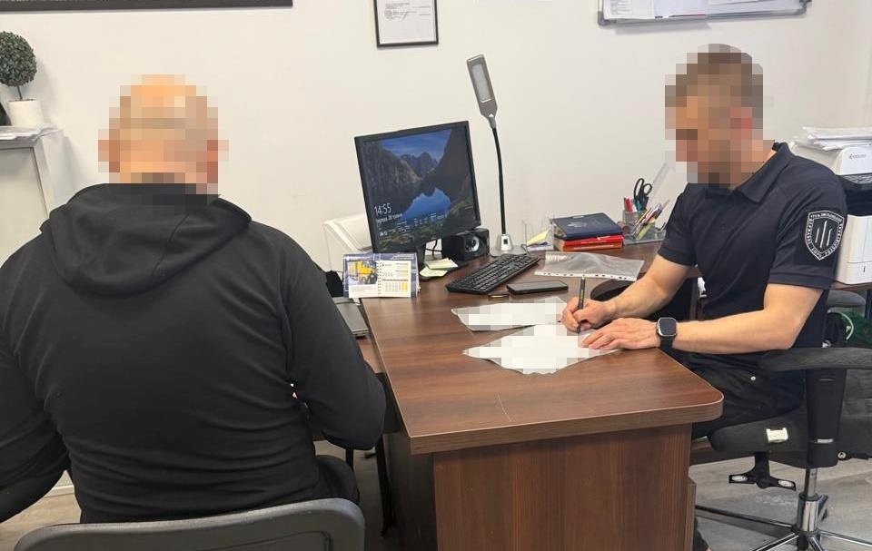 Новини України - У Рівному працівник СІЗО постачав наркотики арештантці за еротичні фото