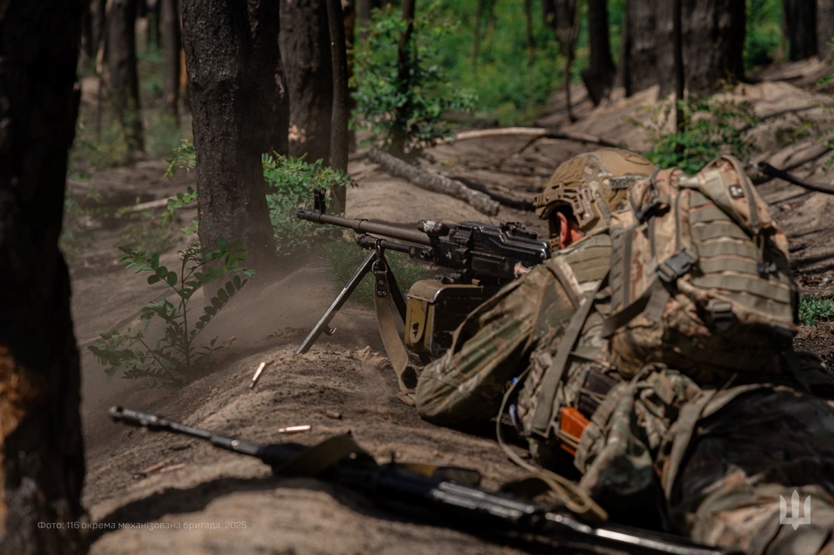 Новини України - За добу на фронті майже 100 боїв - Генштаб