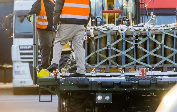 Новини України - ЗМІ назвали зброю США, що не "доїхала" в Україну