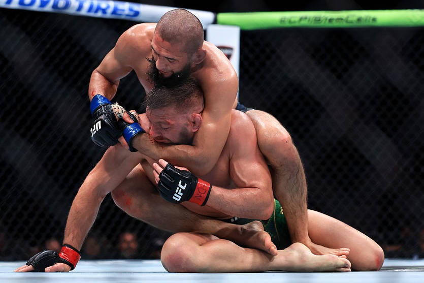 Новини спорту - Чимаєв здолав Дю Плессі та здобув титул UFC