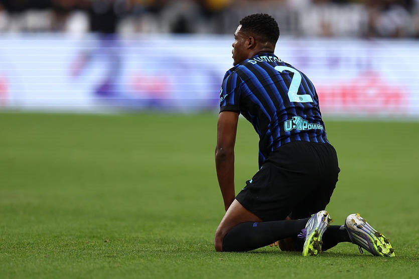 Новини спорту - Манчестерські клуби ведуть боротьбу за результативного захисника