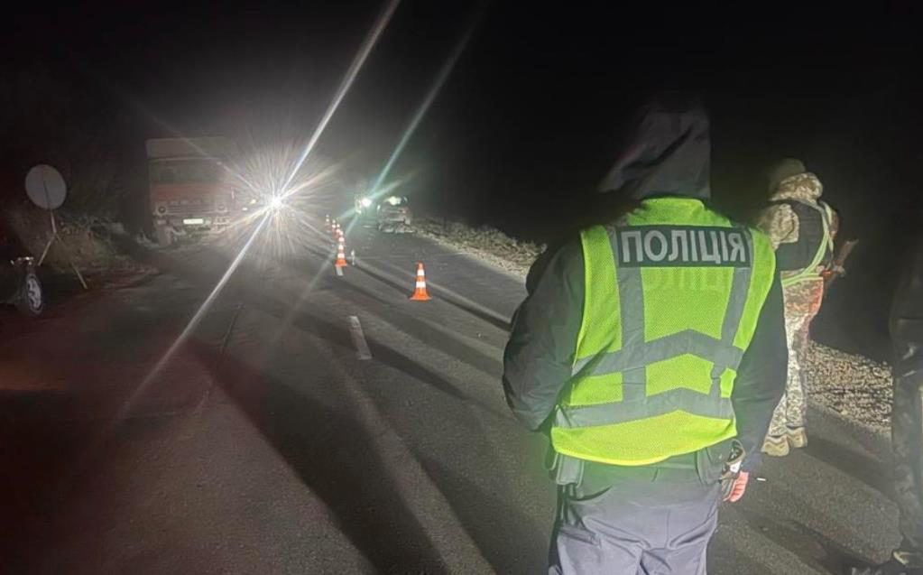 Події - На блокпості під Одесою фура збила двох військових