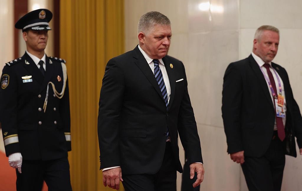 Новини світу - В Словаччині міністр звинуватив президента в спробі "повалити уряд Фіцо"