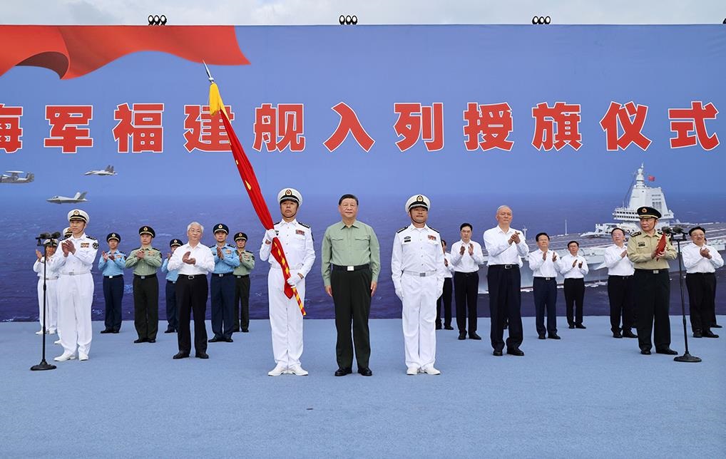 Новини світу - Армія Китаю отримала найпотужніший авіаносець