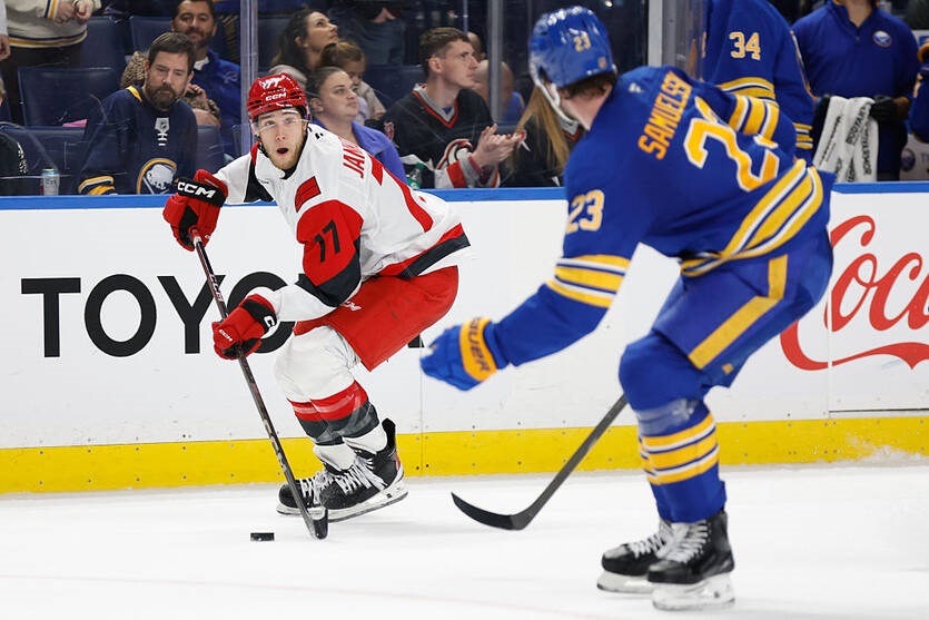 Новини спорту - НХЛ: Кароліна сенсаційно поступилася