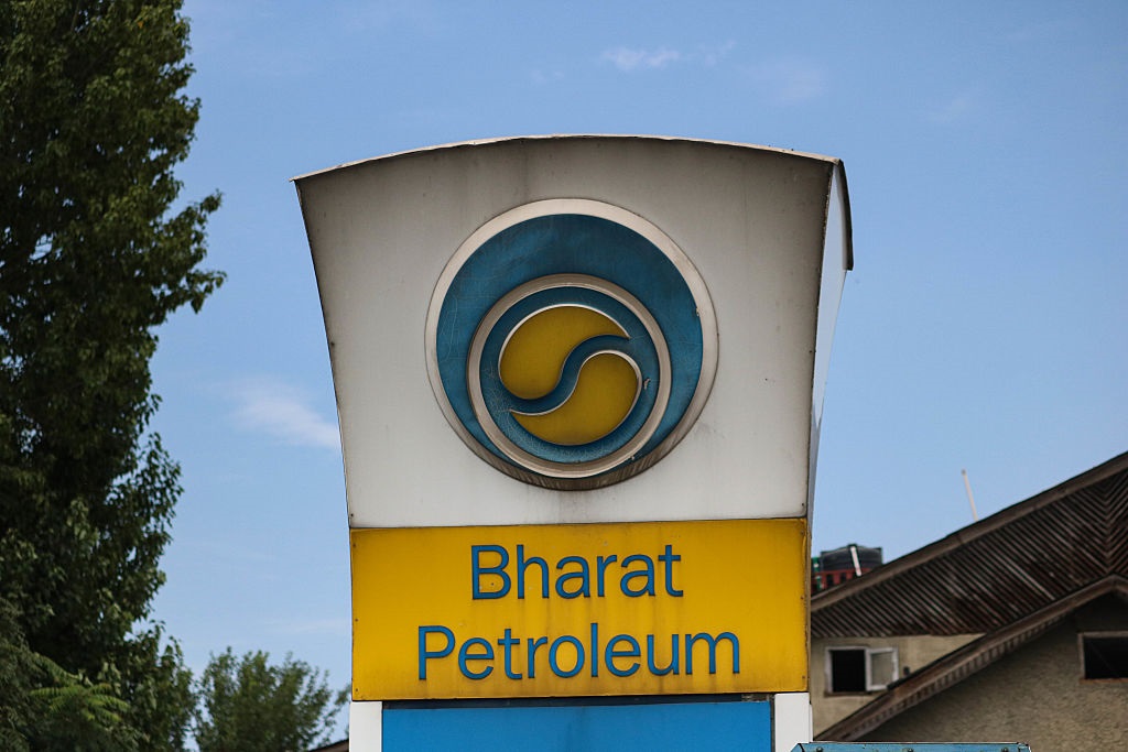 Новини бізнесу - Більшість великих НПЗ Індії почали скуповувати нафту - ЗМІ