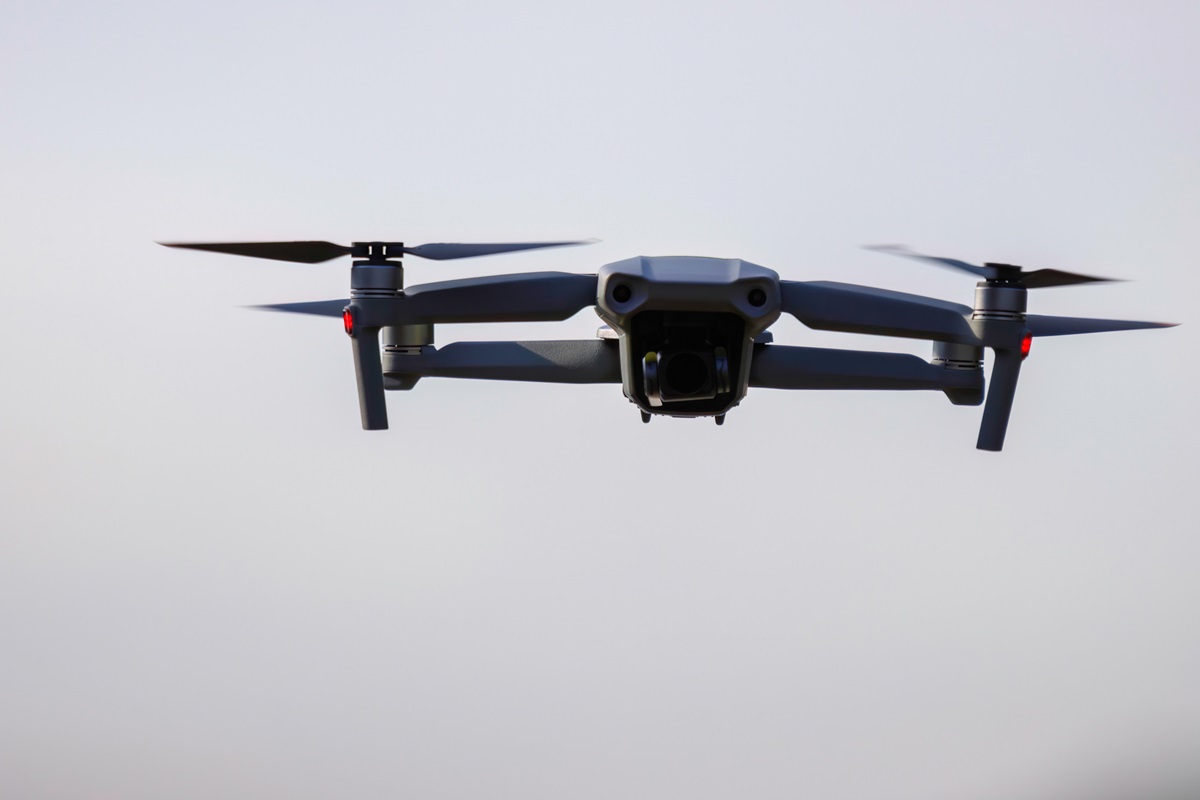 Новини світу - Біля аеропорту Вільнюса затримали двох операторів дронів