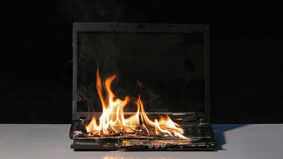 Без категорії - Чому перегрівається ноутбук та як цьому запобігти
