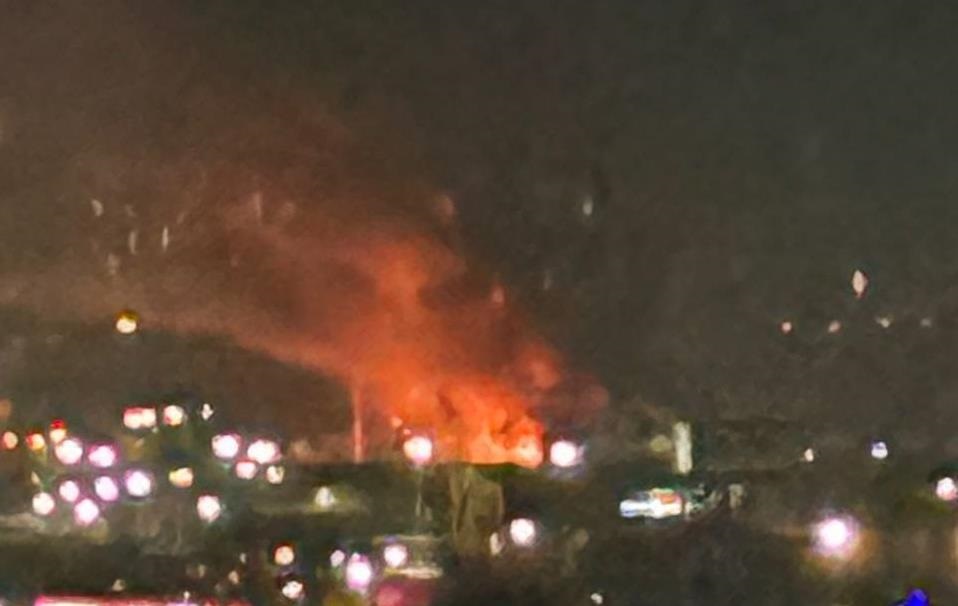 Новини світу - У Ростові пожежі і руйнування після атаки